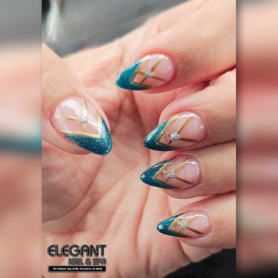 Minimalist nail design